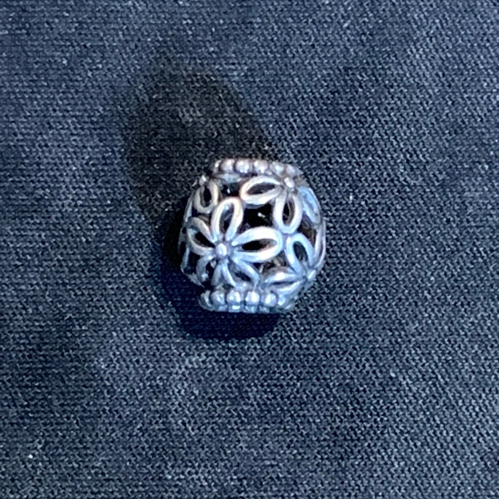 PANDORA CHARM